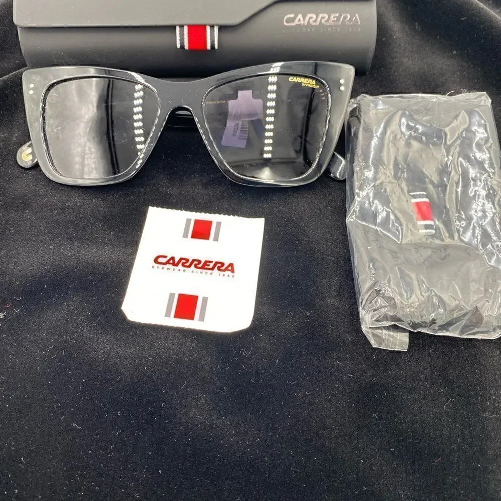 Carrera comes original